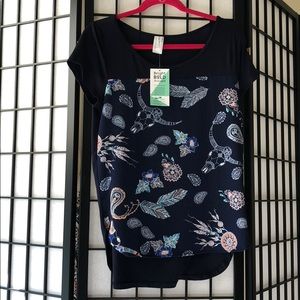 Honey & Lace XS NWT TEE